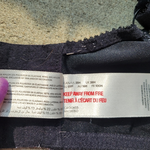 Black Lace unlined Bra - Picture 3 of 4